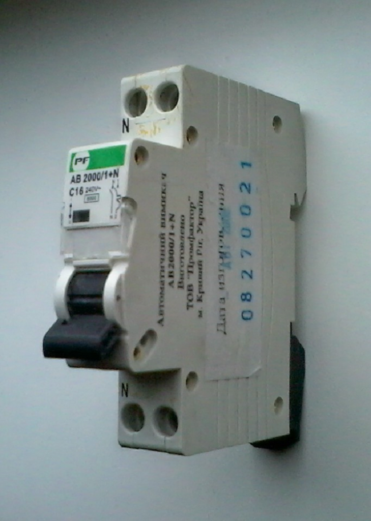 Автоматичні вимикачі Промфактор: переваги та вибір