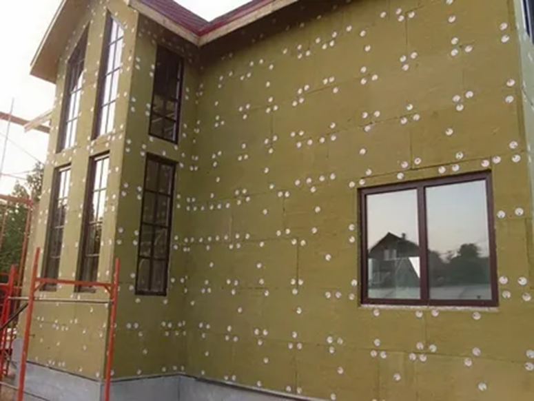 Как закрепить утеплитель фасада и несколько советов