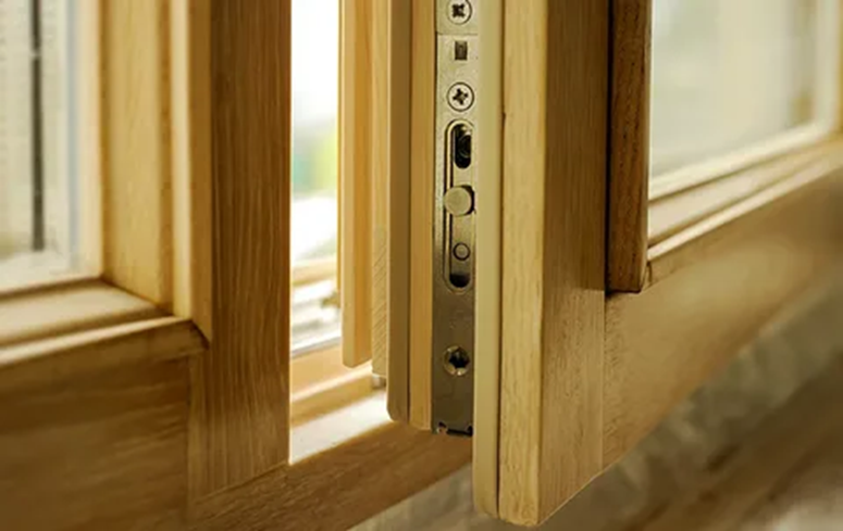 Деревянные окна и двери и правила их монтажа