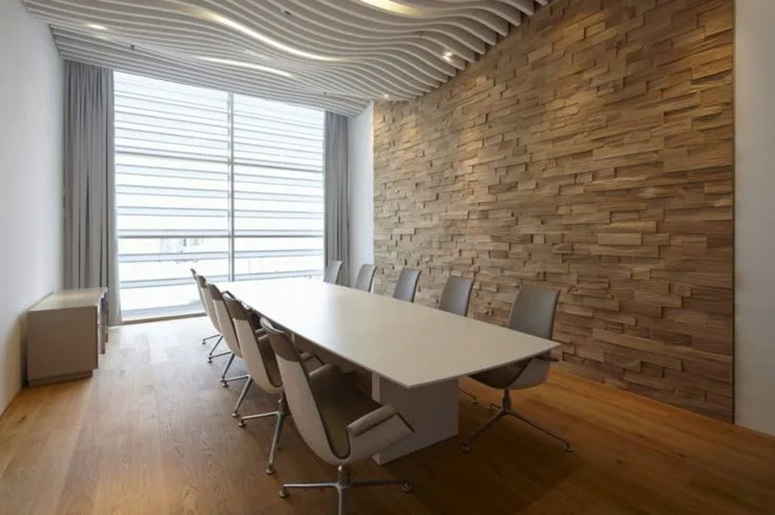 Особенности и варианты правильной отделки стен в офисе