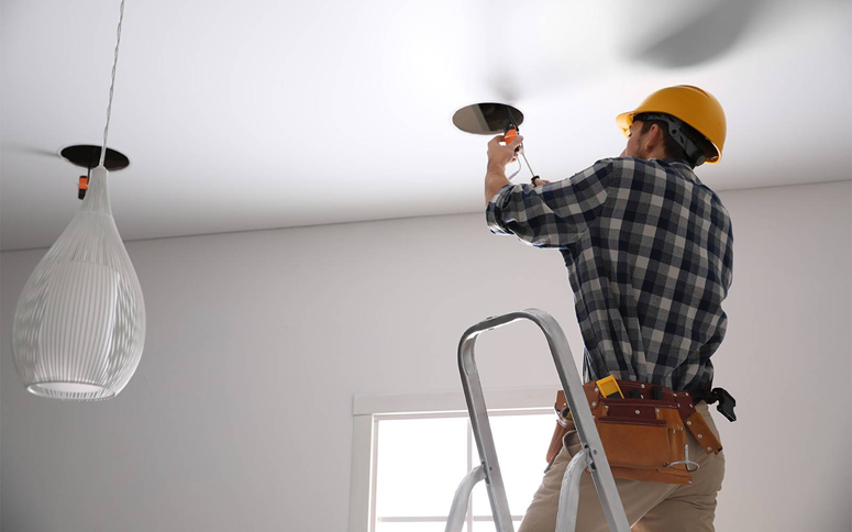 Как выбирать и устанавливать дешевые потолки