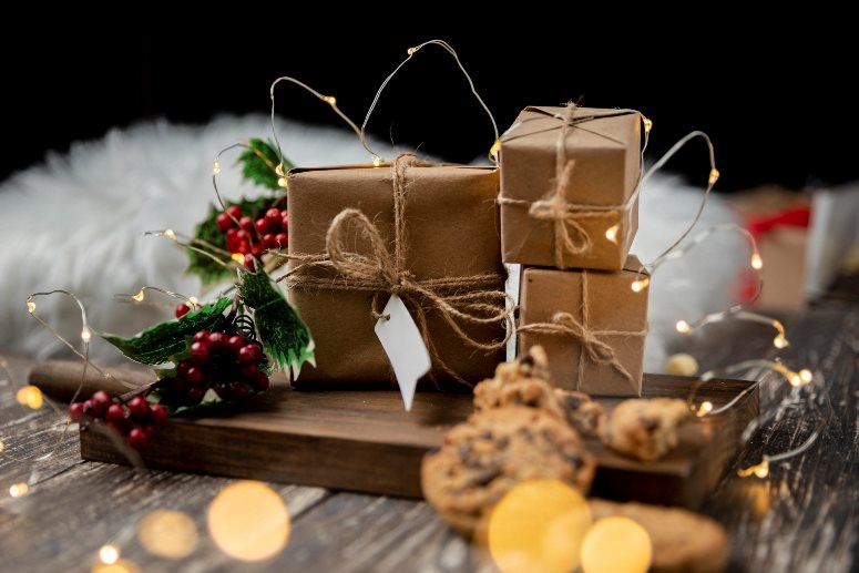 Оригинальные подарки на Новый год 2026: идеи, которые не выглядят случайными