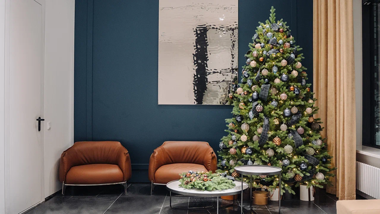 Лучшие правила и советы по оформлению офисов и ресторанов к Новому году