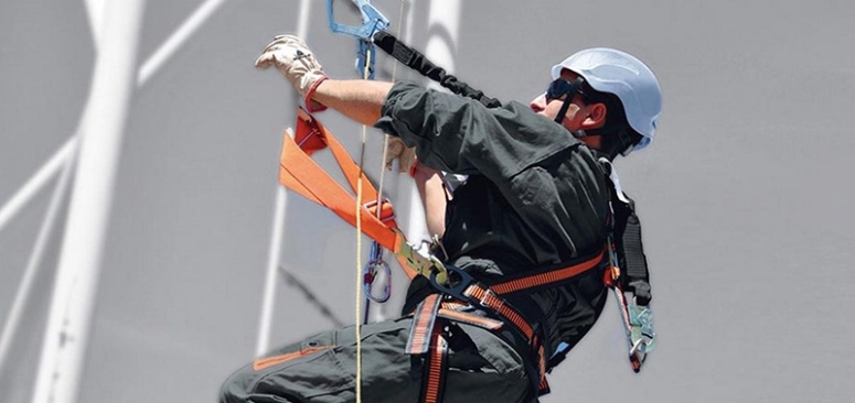 Виды и требования средств защиты от падения с высоты: правила выбора и использования