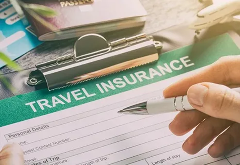 Страхування подорожуючих за кордон: правила та поради