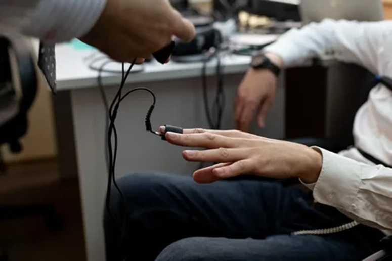 Проверка на полиграфе: когда проводят и зачем она нужна в работе и личных делах