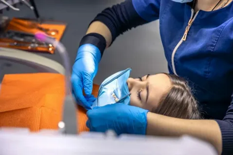 Лечение зубов без боли: правила подготовки, выбор анестезии и уход после приема